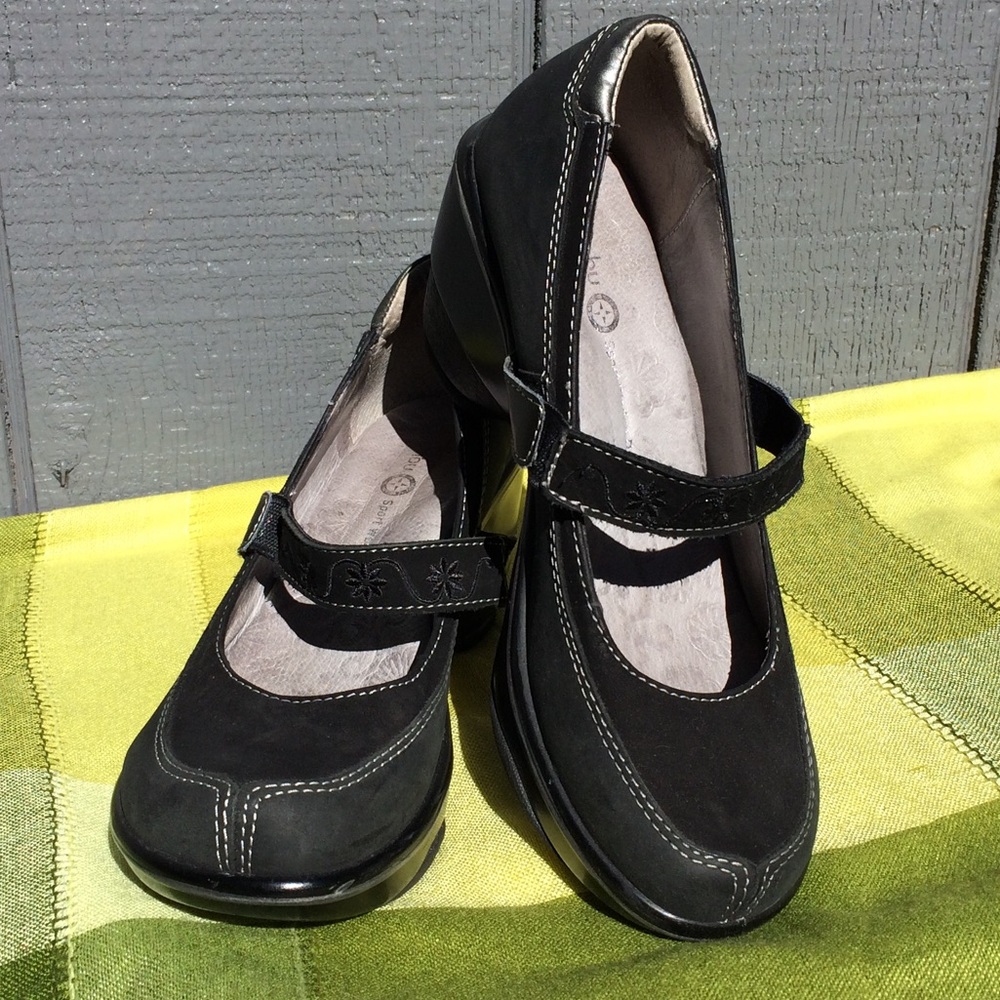 Jambu Women Sport Wedge Design Dublin Size 7 M.